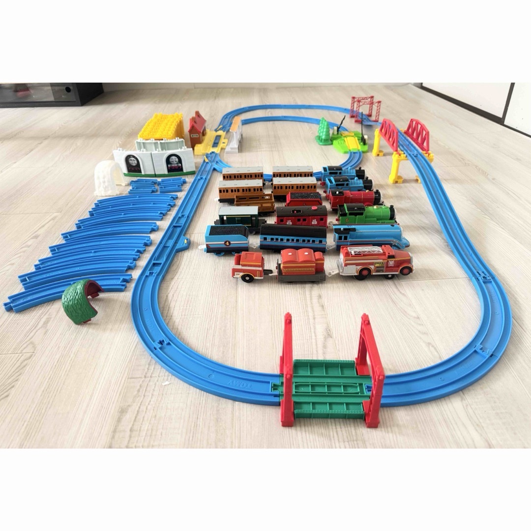 Takara Tomy(タカラトミー)の《中古》トーマスプラレール　セット売り キッズ/ベビー/マタニティのおもちゃ(電車のおもちゃ/車)の商品写真