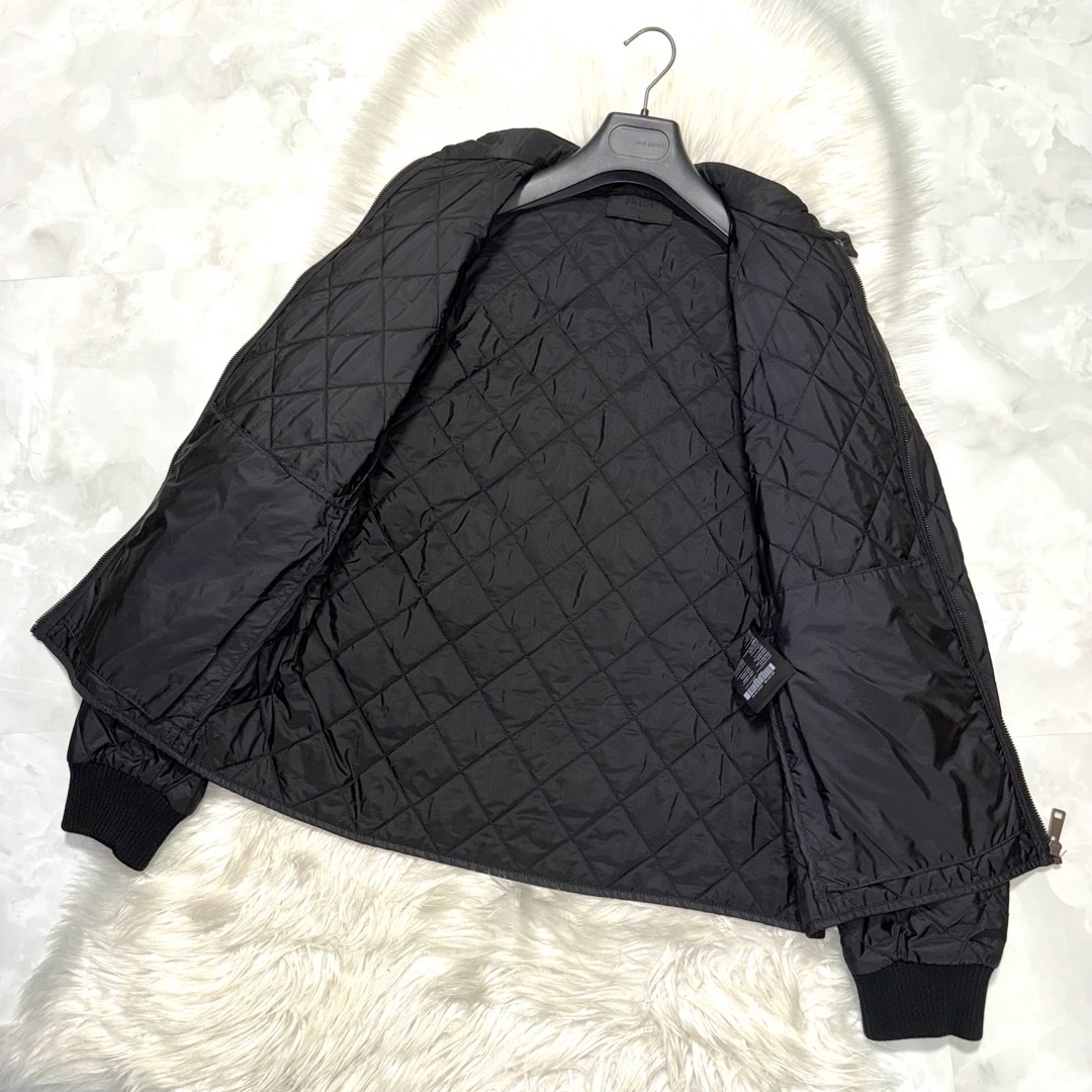 PRADA - 本物 美品 プラダ レザー三角タグ キルティング 中綿 PRADA - 本物 美品 プラダ レザー三角タグ キルティング 中綿