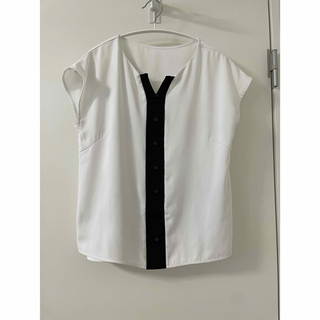 アオキ(AOKI)のAOKI 白　キーネック(Tシャツ/カットソー(半袖/袖なし))