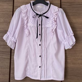 アクシーズファム(axes femme)のアクシーズファム　パールビジュー付きフリルレースリボンシフォンブラウス(シャツ/ブラウス(半袖/袖なし))