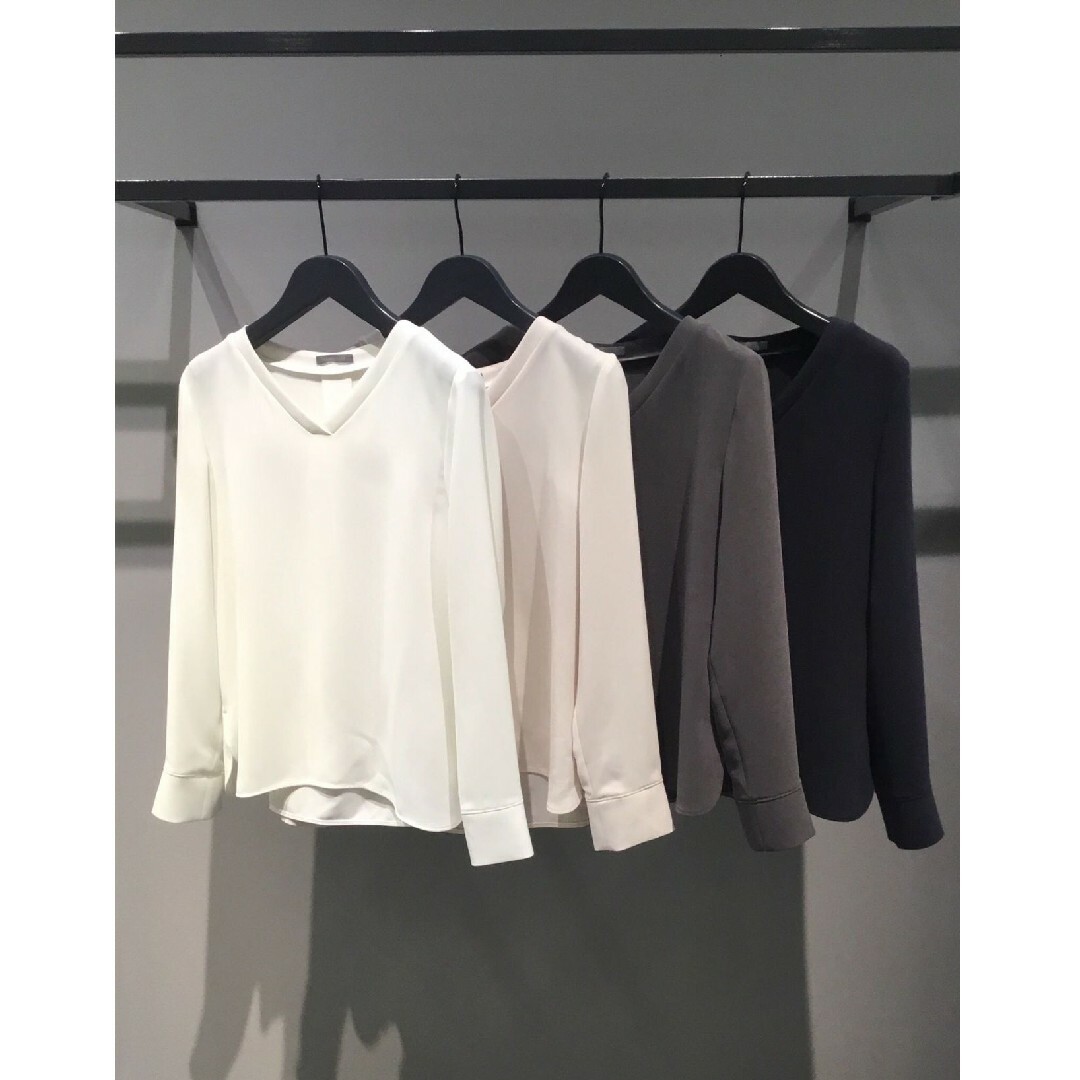メルメル様専用theory luxe21AW ウォッシャブルブラウス ベージュ メルメル様専用theory luxe21AW ウォッシャブルブラウス ベージュ