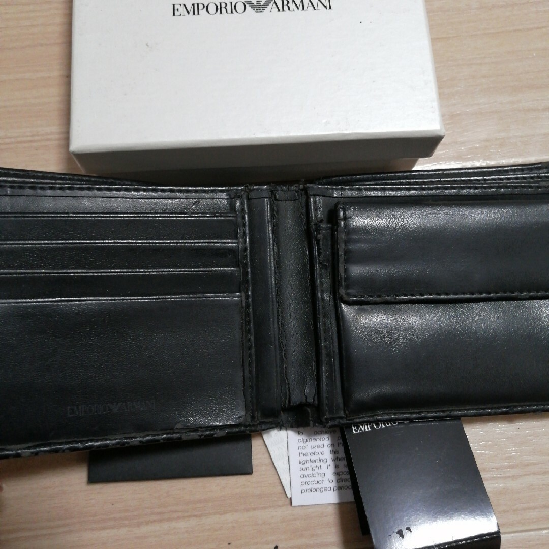 Emporio Armani(エンポリオアルマーニ)のEMPORIO ARMANI アルマーニ　メンズ　二つ折り財布 メンズのファッション小物(折り財布)の商品写真