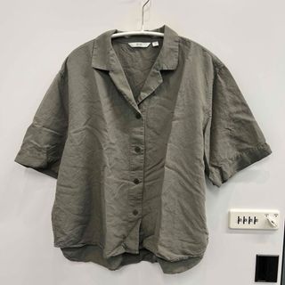 ユニクロ(UNIQLO)のユニクロ リネンブレンドオープンカラーシャツ Mサイズ(シャツ/ブラウス(半袖/袖なし))