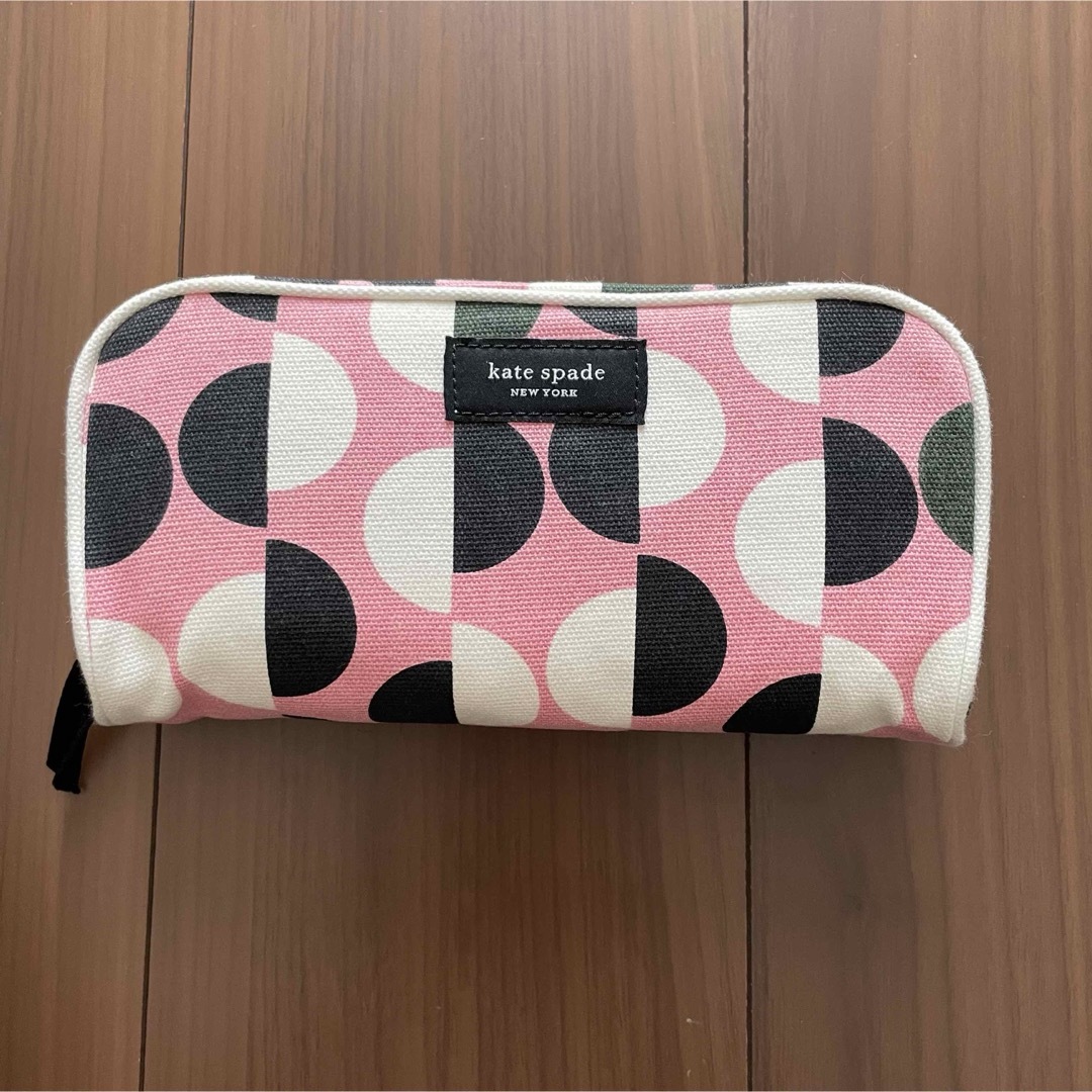 kate spade new york(ケイトスペードニューヨーク)のケイトスペード　ポーチ　布製 レディースのファッション小物(ポーチ)の商品写真