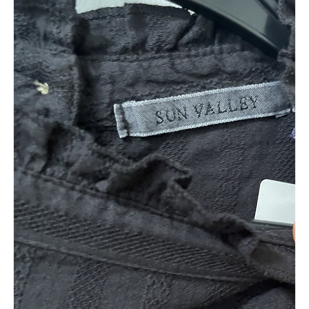 SUNVALLEY(サンバレー)の【新品未使用】SUN VALLEY   ブラックチュニック レディースのトップス(チュニック)の商品写真