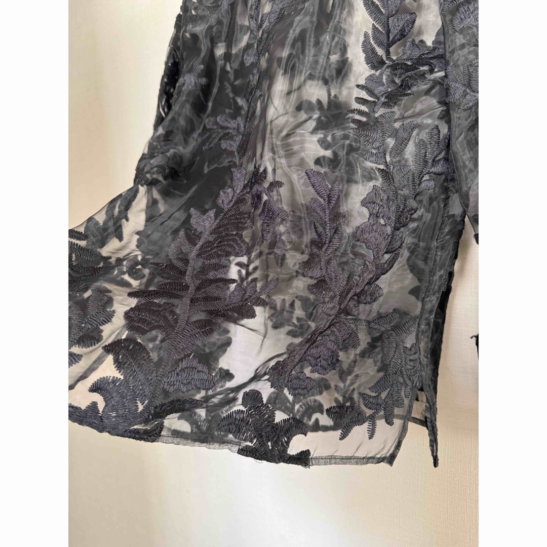 花柄　レースブラウス　刺繍　シアーブラウス　ブラック BK レディースのトップス(シャツ/ブラウス(長袖/七分))の商品写真
