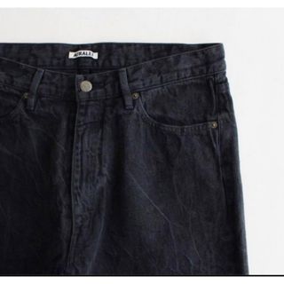 オーラリー(AURALEE)のAURALEE SELVEDGE FADED LIGHT DENIM PANTS(デニム/ジーンズ)