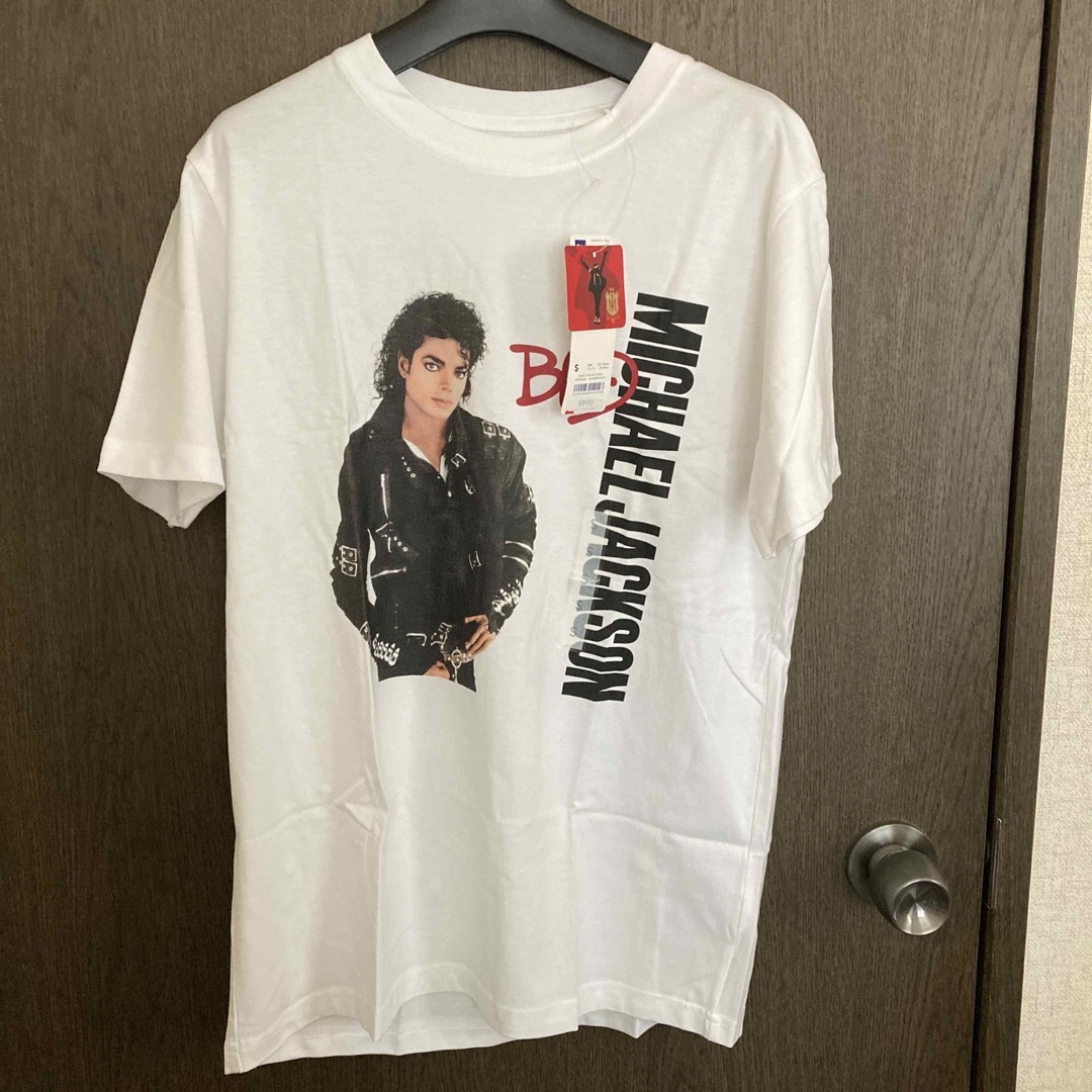 GU(ジーユー)のマイケルジャクソン　Tシャツ　S レディースのトップス(Tシャツ(半袖/袖なし))の商品写真