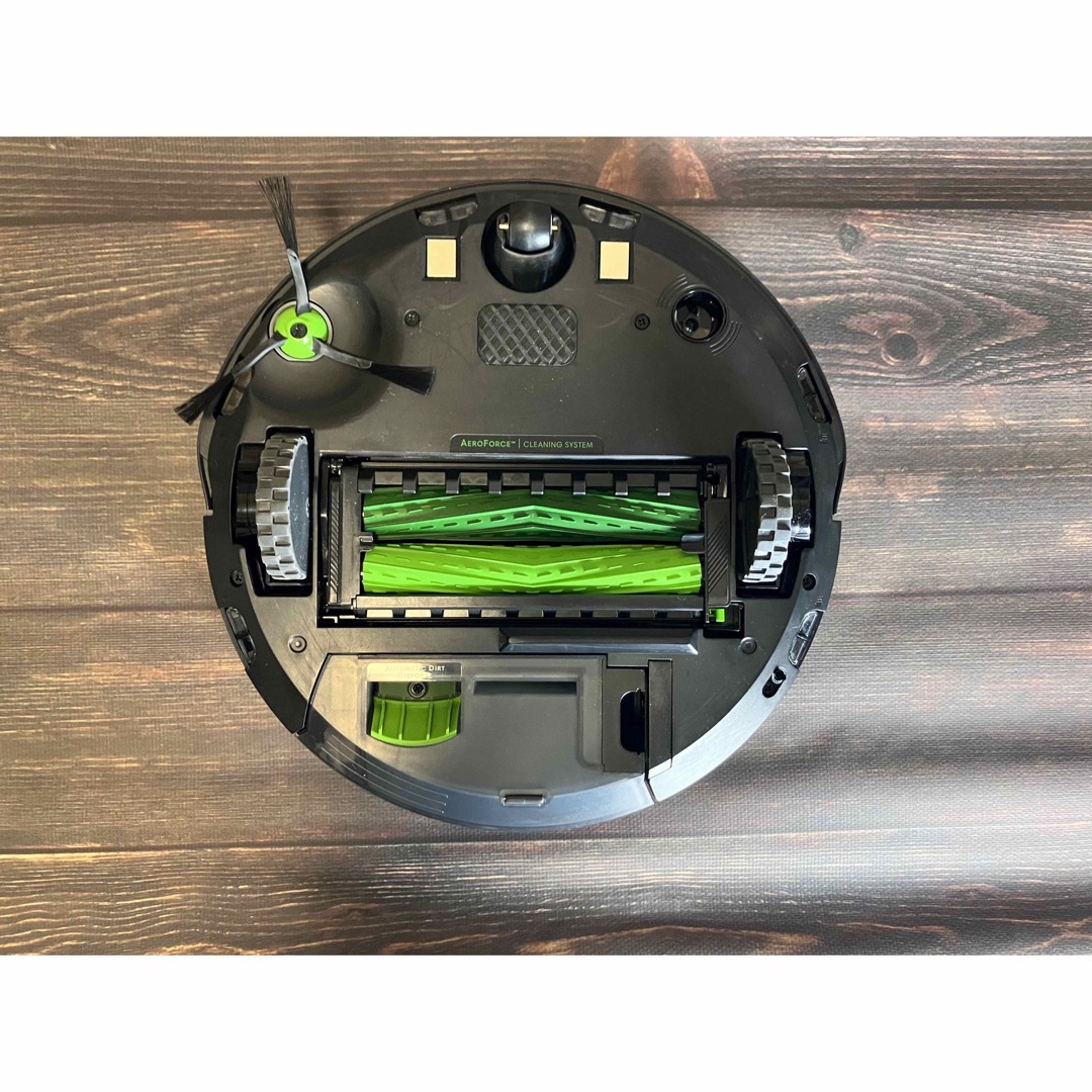 iRobot(アイロボット)のIROBOT ロボット掃除機 ルンバ J7+ スマホ/家電/カメラの生活家電(掃除機)の商品写真