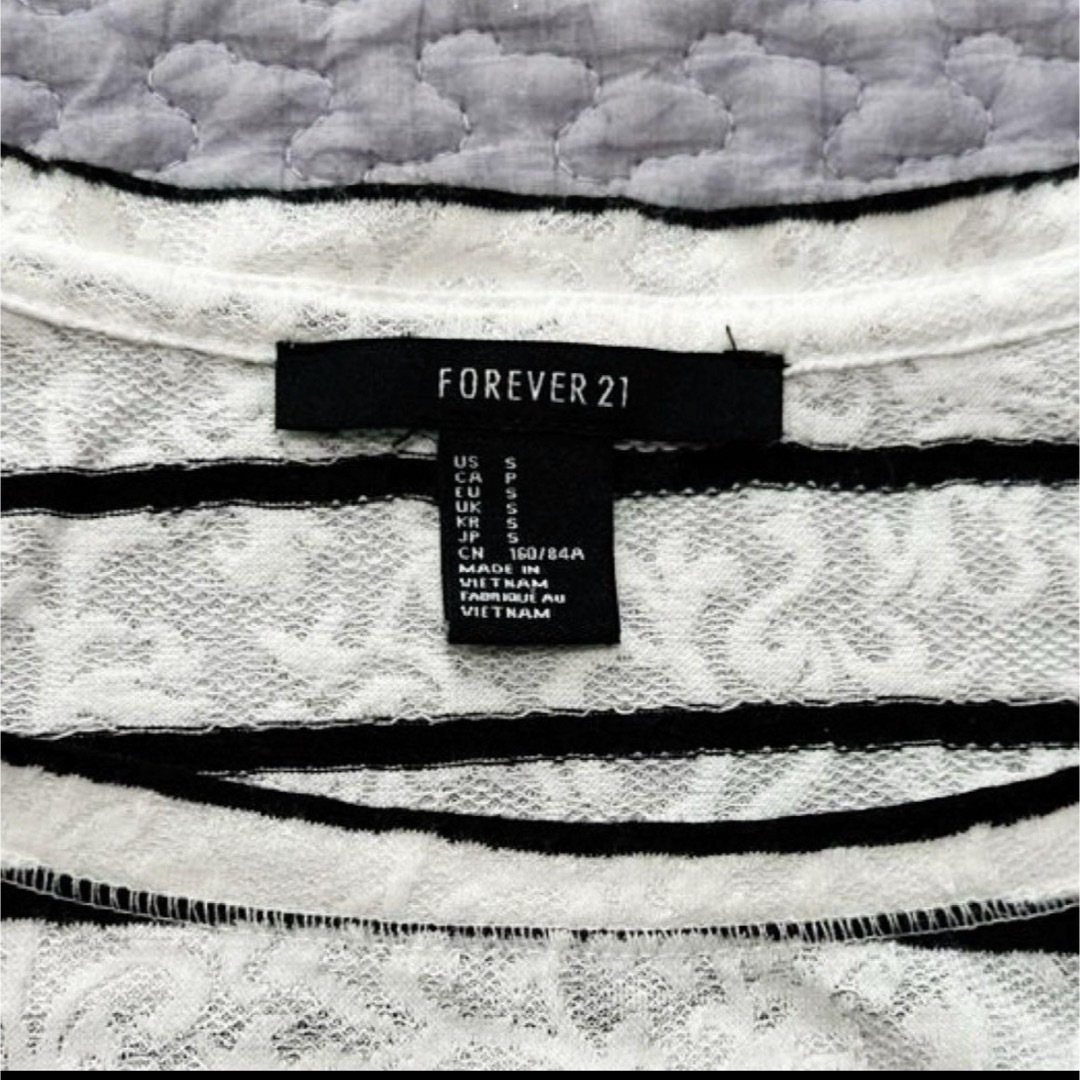 FOREVER 21(フォーエバートゥエンティーワン)のFOREVER21  フォーエバー21   レース半袖Tシャツ　ボーダー レディースのトップス(Tシャツ(半袖/袖なし))の商品写真
