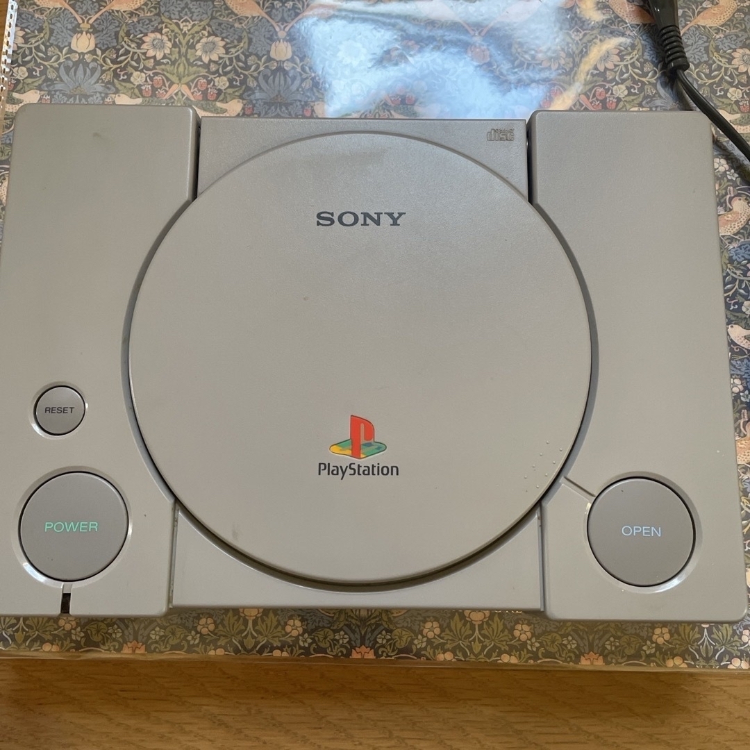 PlayStation(プレイステーション)のプレステーション　ジャンク品 エンタメ/ホビーのゲームソフト/ゲーム機本体(家庭用ゲーム機本体)の商品写真