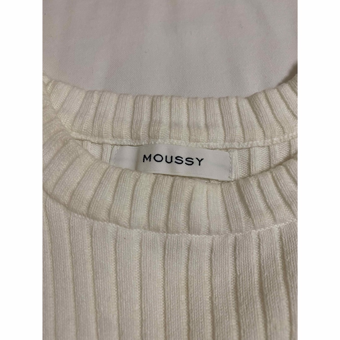 moussy(マウジー)のマウジー　moussy クルーネックリブTシャツ　リブフィット　オフホワイト レディースのトップス(Tシャツ(半袖/袖なし))の商品写真