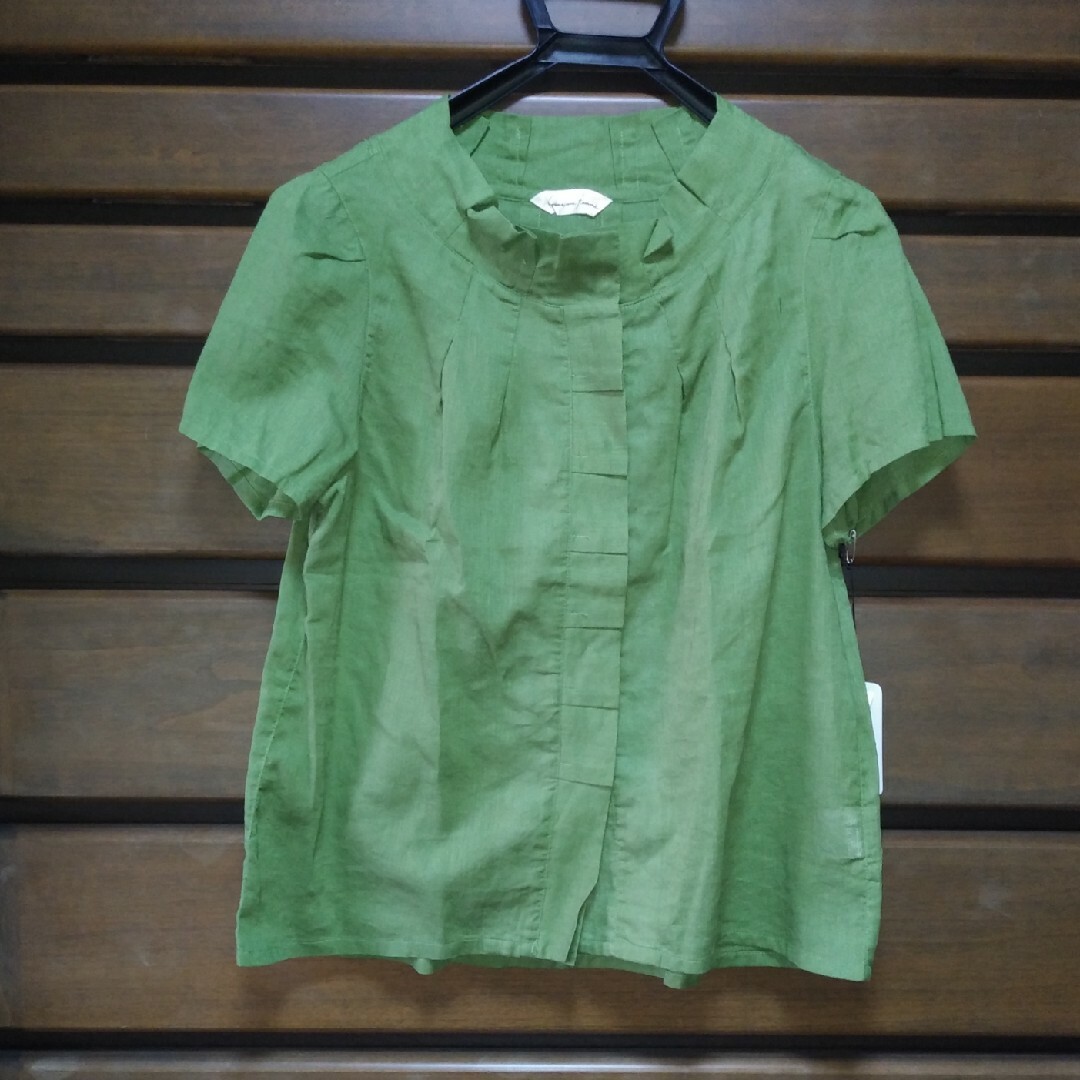 グリーン綿麻ブラウス　新品 レディースのトップス(シャツ/ブラウス(半袖/袖なし))の商品写真