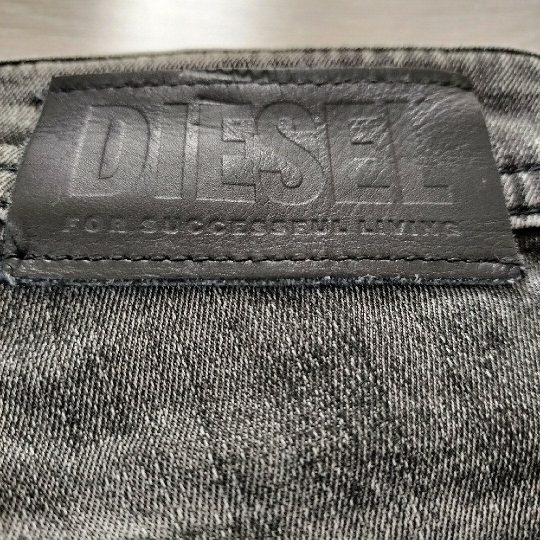 DIESEL(ディーゼル)の【極美品】DIESEL デニムパンツジョグジーンズ スリム メンズのパンツ(デニム/ジーンズ)の商品写真