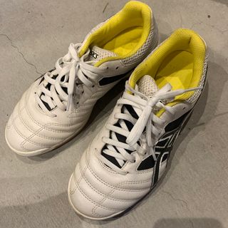 アシックス(asics)のasics フットサルシューズ　カルチェット　23.5cm(シューズ)