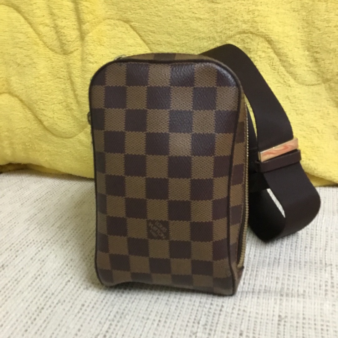 LOUIS VUITTON(ルイヴィトン)のルイヴィトン ダミエ  piyo piyo様専用 メンズのバッグ(ボディーバッグ)の商品写真