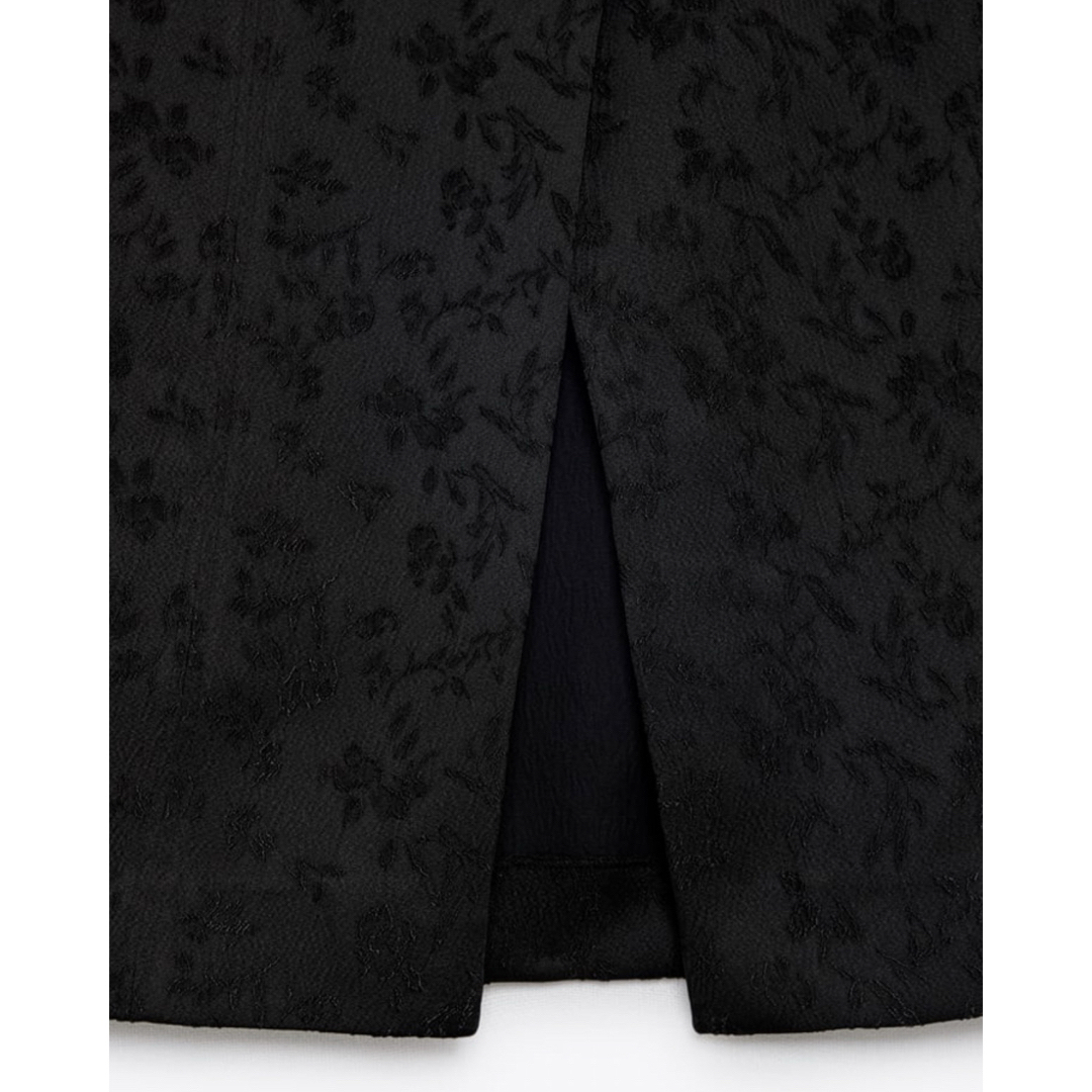 ZARA(ザラ)のZARA ジャガード　チューブスカート　新品　花柄 レディースのスカート(ロングスカート)の商品写真