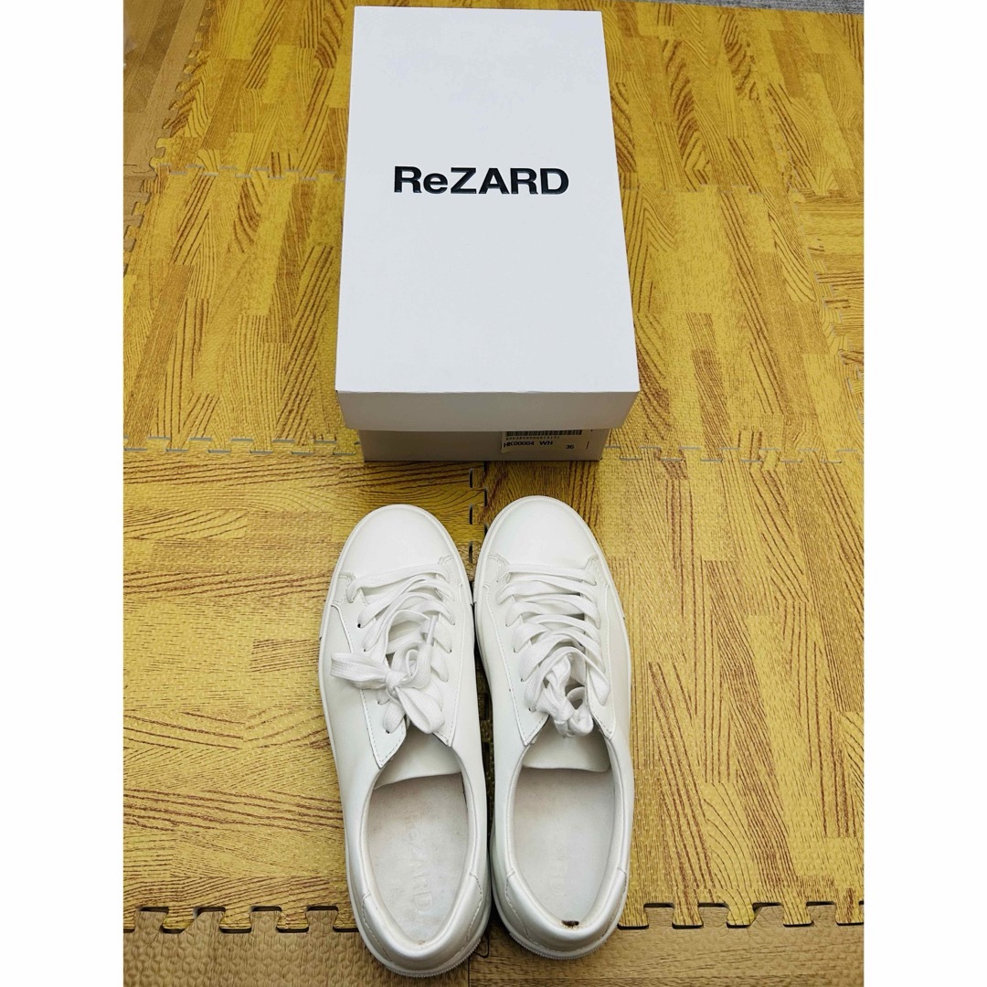 ReZARD  スニーカー　ホワイト　23.0cm レディースの靴/シューズ(スニーカー)の商品写真