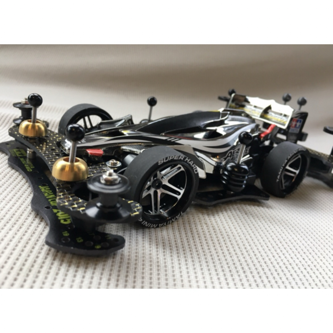 ミニ四駆 エアロアバンテ ブラック メタリック 改造 カスタムの ミニ四駆 エアロアバンテ ブラック メタリック 改造 カスタムの
