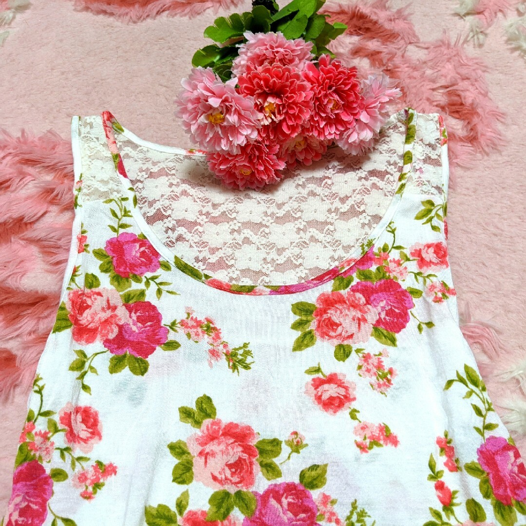 FOREVER 21(フォーエバートゥエンティーワン)のFOREVER21❤白❤鮮やかな❤花柄❤よく伸びる❤柔らか＆レース❤オシャレ レディースのトップス(カットソー(半袖/袖なし))の商品写真