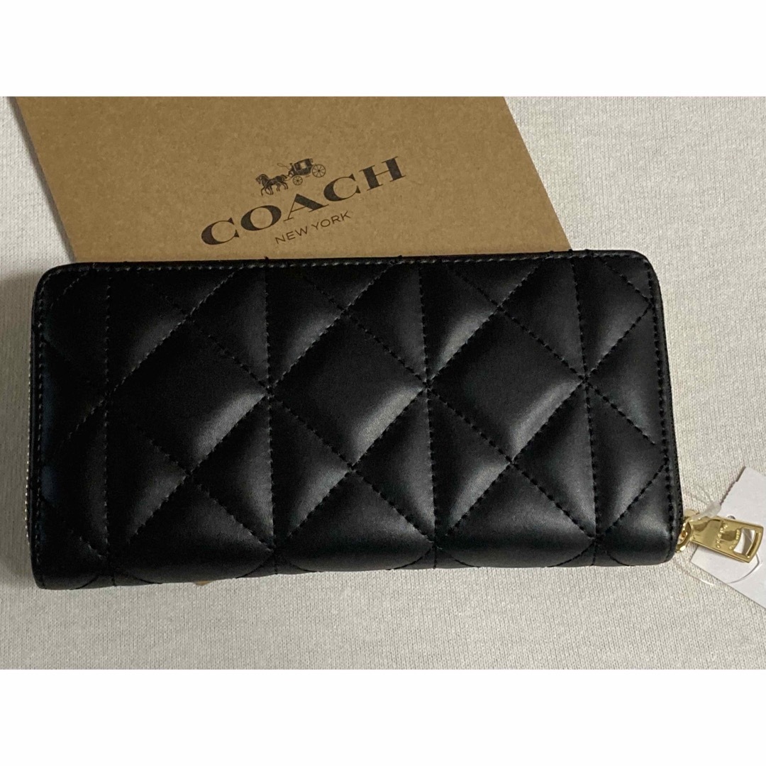 COACH(コーチ)の新品　COACH コーチ　長財布　ブラック　キルティング　マトラッセ レディースのファッション小物(財布)の商品写真