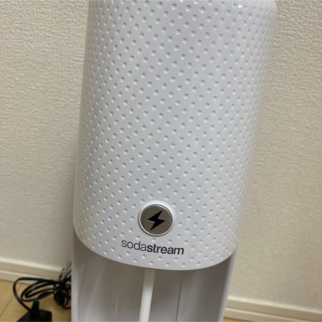 sodastream 白 スマホ/家電/カメラの調理家電(調理機器)の商品写真