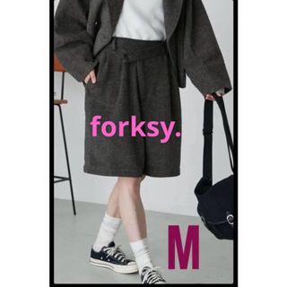 forksy. フォルクシー　ヘリーンボーンボリュームショートパンツ　M(ショートパンツ)