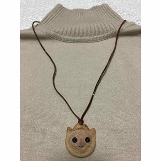 金沢の職人さんの一点物【新品】木製手彫り猫ネックレス 木製品(ネックレス)