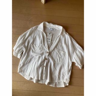 ザラ(ZARA)のZARA トップス　未使用(カットソー(半袖/袖なし))