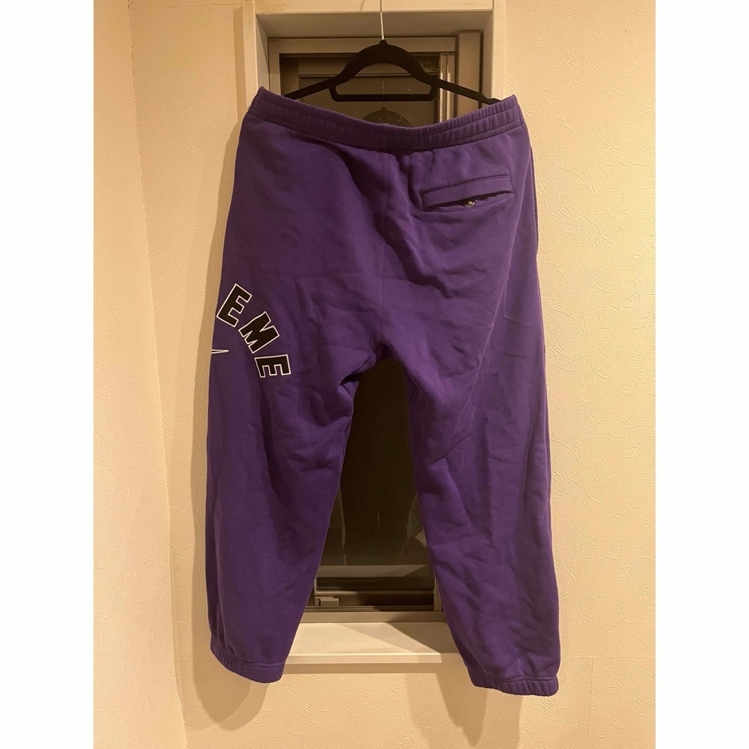 Supreme(シュプリーム)のSupreme / Nike Arc Sweatpant "Purple" メンズのパンツ(その他)の商品写真