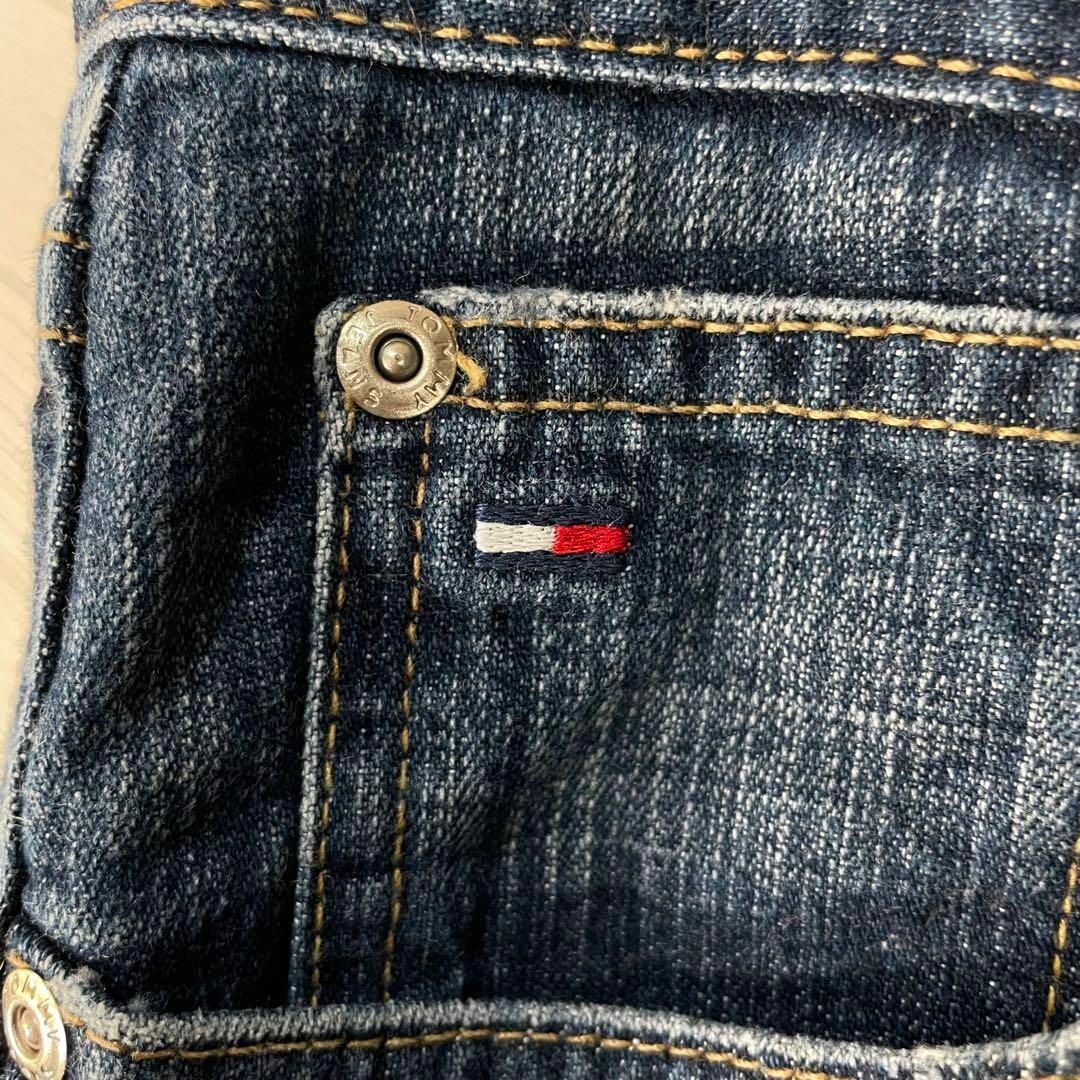 TOMMY JEANS(トミージーンズ)のTOMMY デニム パンツ Gパン ストレート 刺繍 ワンポイント ロゴ メンズ メンズのパンツ(デニム/ジーンズ)の商品写真