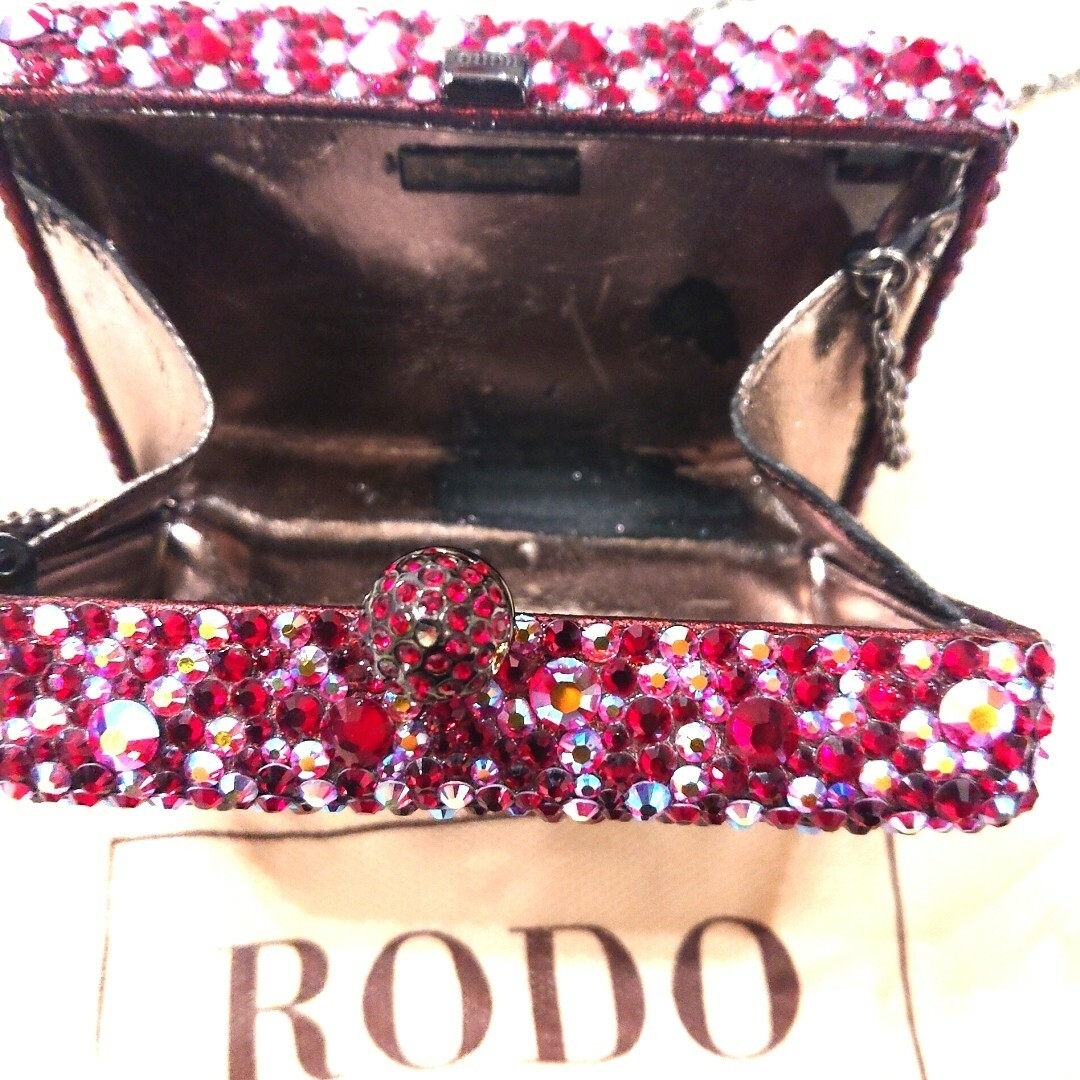 SWAROVSKI(スワロフスキー)のRODO  スワロフスキー  パーティバッグ  クラッチバッグ 赤 レディースのバッグ(クラッチバッグ)の商品写真