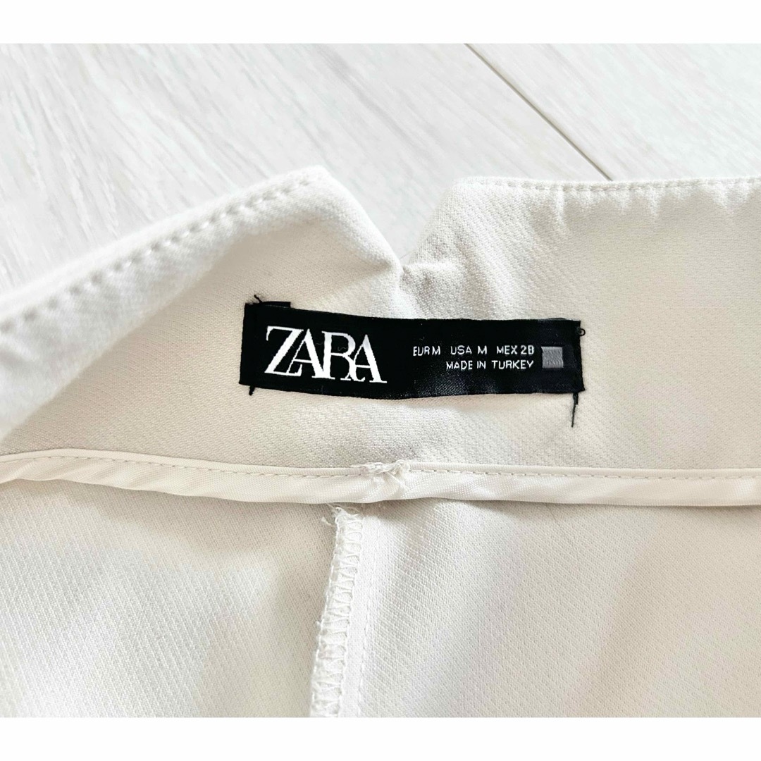 ZARA(ザラ)のZARA  ザラ  オフホワイト  ハイウエストパンツ  ボトムス レディースのパンツ(カジュアルパンツ)の商品写真