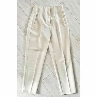 ザラ(ZARA)のZARA  ザラ  オフホワイト  ハイウエストパンツ  ボトムス(カジュアルパンツ)