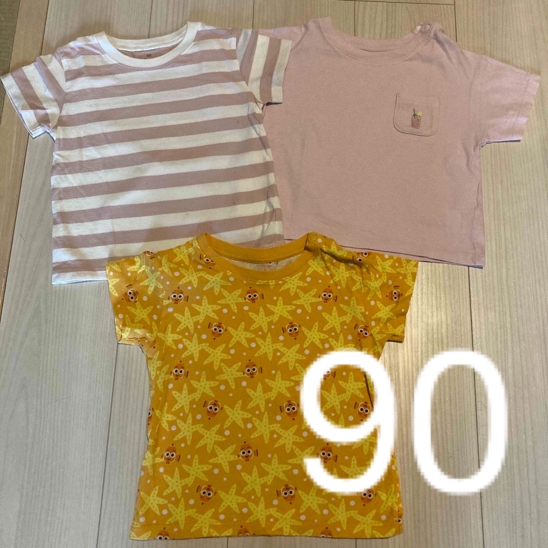 UNIQLO(ユニクロ)の女の子　半袖Tシャツ　UNIQLO 無印　90 キッズ/ベビー/マタニティのキッズ服女の子用(90cm~)(Tシャツ/カットソー)の商品写真