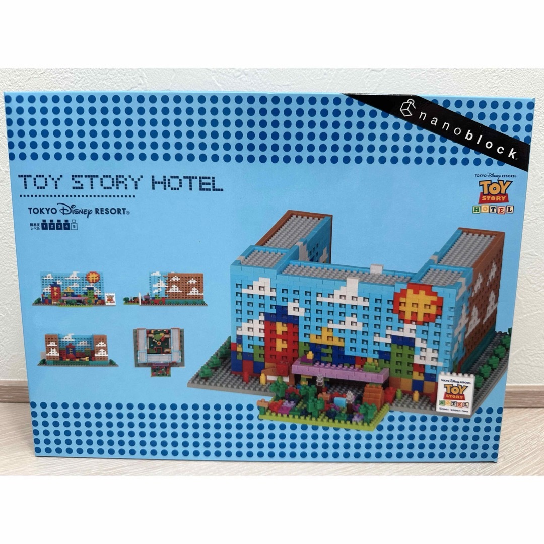 トイストーリー　ホテル　ナノブロック　完成品 エンタメ/ホビーのおもちゃ/ぬいぐるみ(キャラクターグッズ)の商品写真