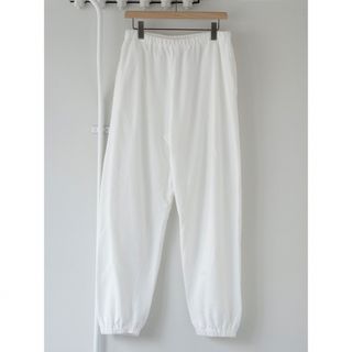 コモリ(COMOLI)のCOMOLI 24SS 製品染 裏毛 パンツ White 2 新品　スウェット(その他)