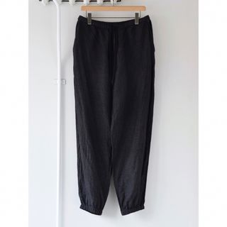 COMOLI 24SS リネン ドローストリング パンツ charcoal 3　