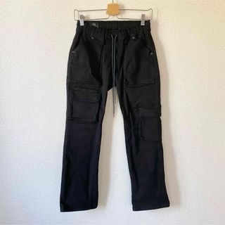 サート(SURT)のBIG JOHN × SURT CARGO PANTS カーゴパンツ ブラック(ワークパンツ/カーゴパンツ)