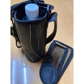 サーモス(THERMOS)の未使用品　内カバーありサーモスペットボトルカバー　黒　マグボトル入れ　サーモス　(水筒)