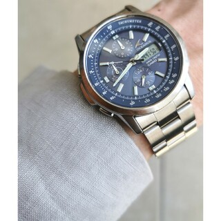 カシオ(CASIO)のカシオの電波ソーラー腕時計　海のブルー　ベルト社外品(腕時計(アナログ))