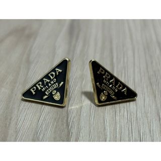 PRADA ピアス トライアングル ロゴ ノベルティ