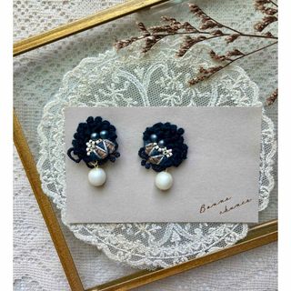 もこもこ刺繍×パールピアスorイヤリング