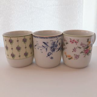 ナルミ(NARUMI)の【最終値下げ】食器 NARUMI ナルミ 花柄マグカップ 3つ(食器)