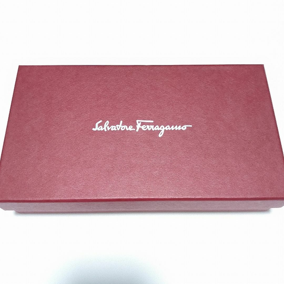 Salvatore Ferragamo(サルヴァトーレフェラガモ)のフェラガモ レディース 長財布 22C843 0683626 レッド レディースのファッション小物(財布)の商品写真