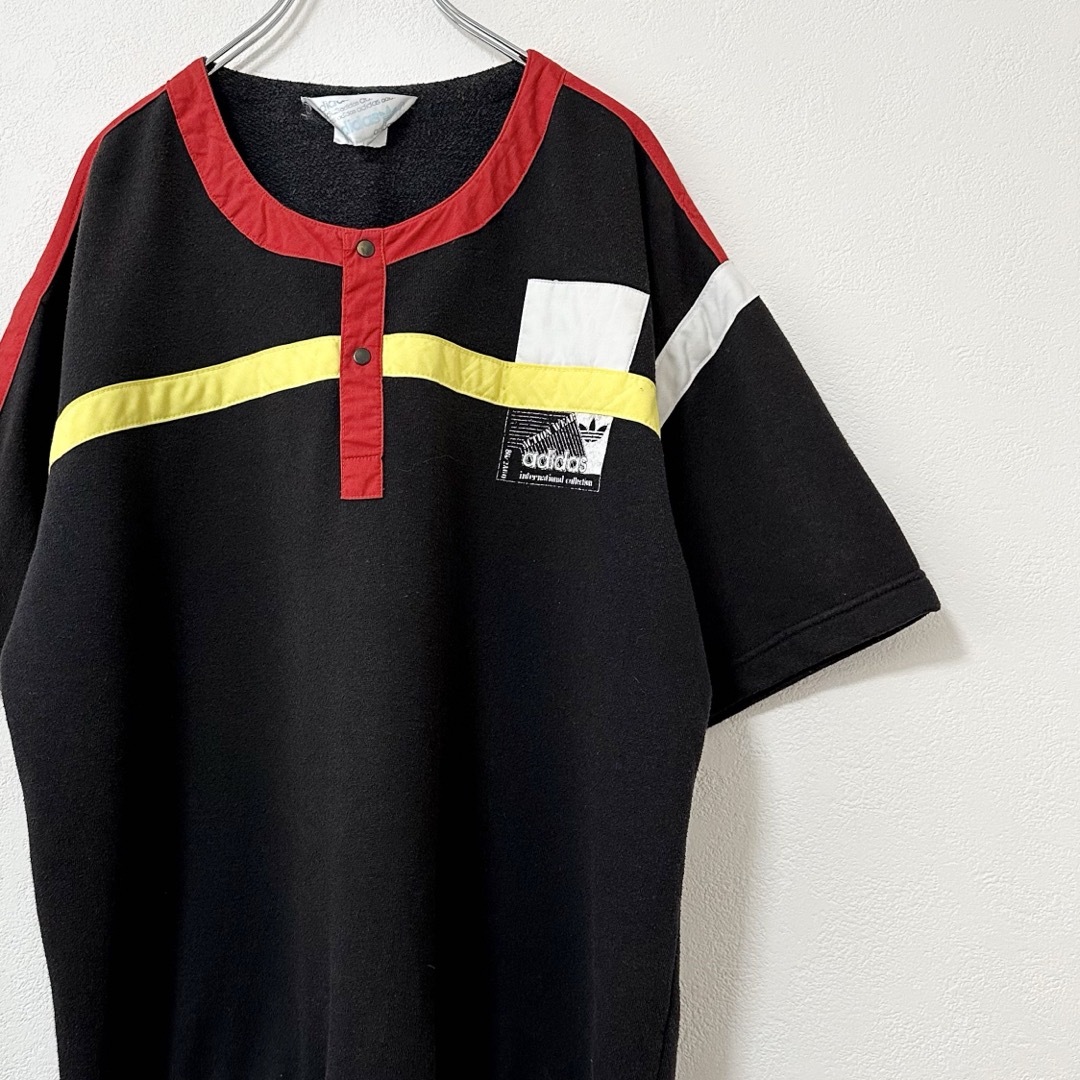 adidas(アディダス)の80s★アディダス★スウェットTシャツ/スウェT★ヘンリーネック★黒赤黄白★L メンズのトップス(Tシャツ/カットソー(半袖/袖なし))の商品写真