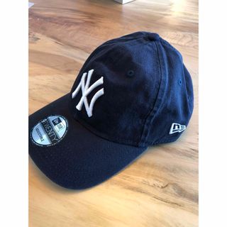 モマ(MOMA)の新品 US限定 MOMA x Yankees New Era Cap ネイビー(キャップ)