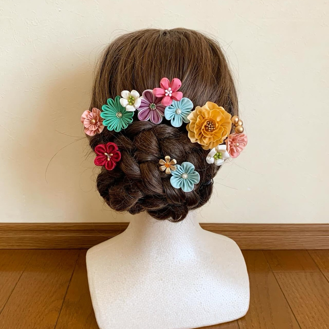 ビジューフラワー ハンドメイドのアクセサリー(ヘアアクセサリー)の商品写真