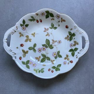 ウェッジウッド(WEDGWOOD)のWedgwood ウェッジウッド ワイルドストロベリー 耳付きプレート 黒壺(食器)