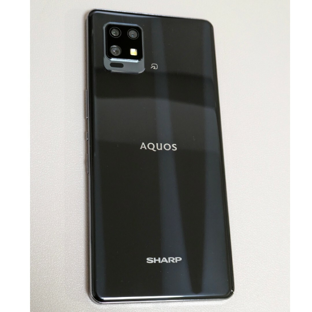 AQUOS(アクオス)のAQUOS zero6/SH-RM18（ブラック） スマホ/家電/カメラのスマートフォン/携帯電話(スマートフォン本体)の商品写真